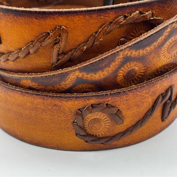 Levi’s Men’s Tooled and Braided Stitched Brown Leather Belt Western Hippy - Picture 4 of 11